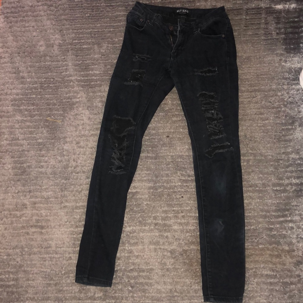 Ripped black skinny jeans